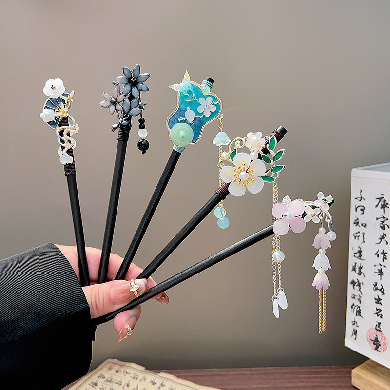 Tech Hair Accessories - Classic Tassel Hair Stick Black Wooden